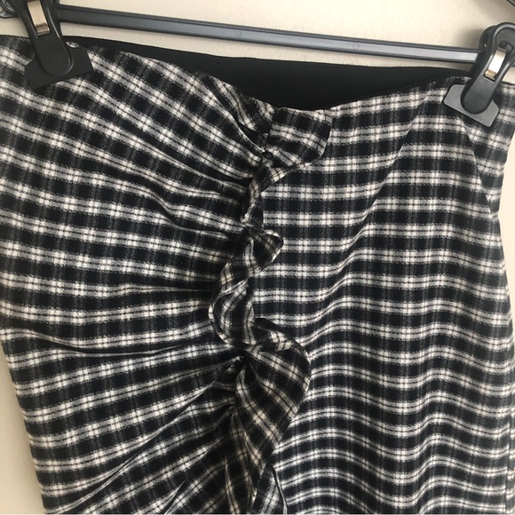 Plaid pencil skirt with frill details. - Picture 4 of 10